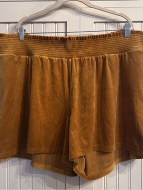 Old Navy High-Waisted Velvet Boxer Lounge Shorts - Miner's Gold